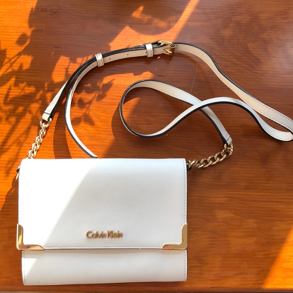 White, shoulder bag or clutch